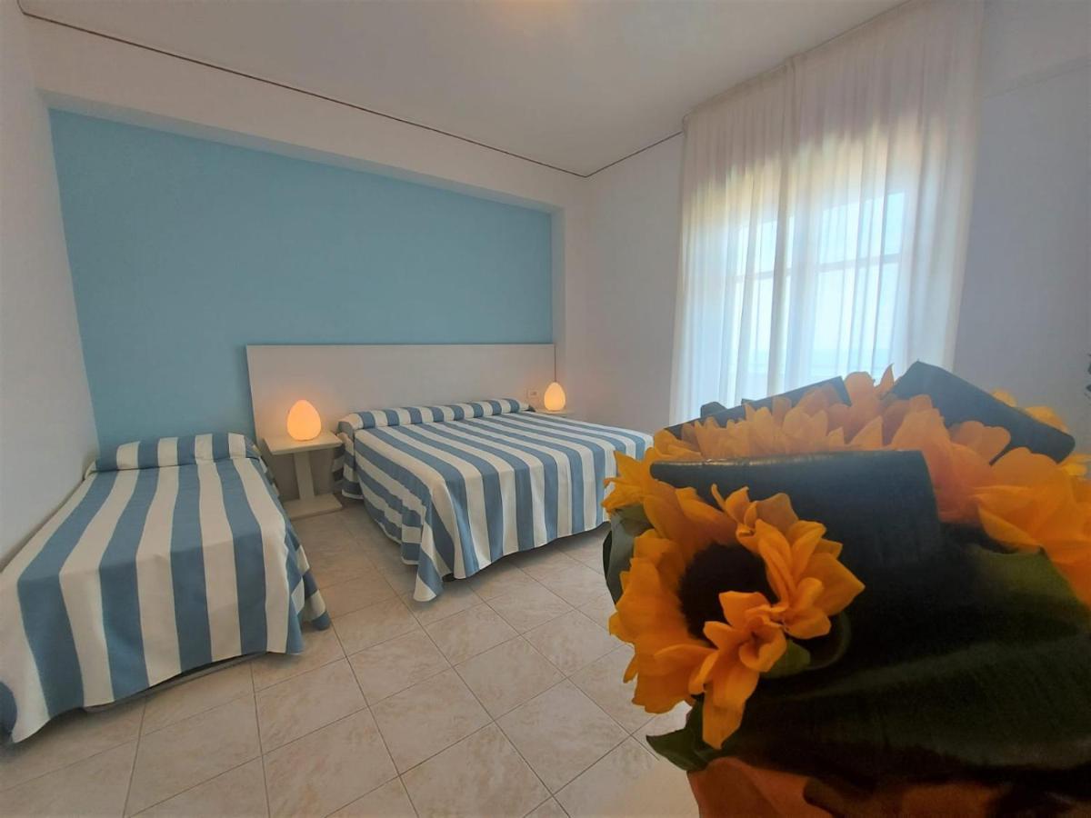 Hotel Il Gabbiano Beach Terme Vigliatore Exterior photo