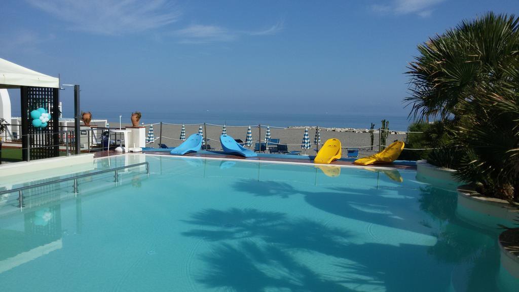 Hotel Il Gabbiano Beach Terme Vigliatore Exterior photo